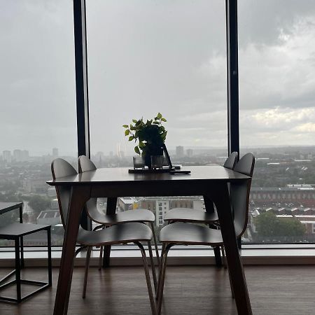 Luxury 2 Bedroom En-Suite Apartment Balcony Views Manchester Eksteriør bilde