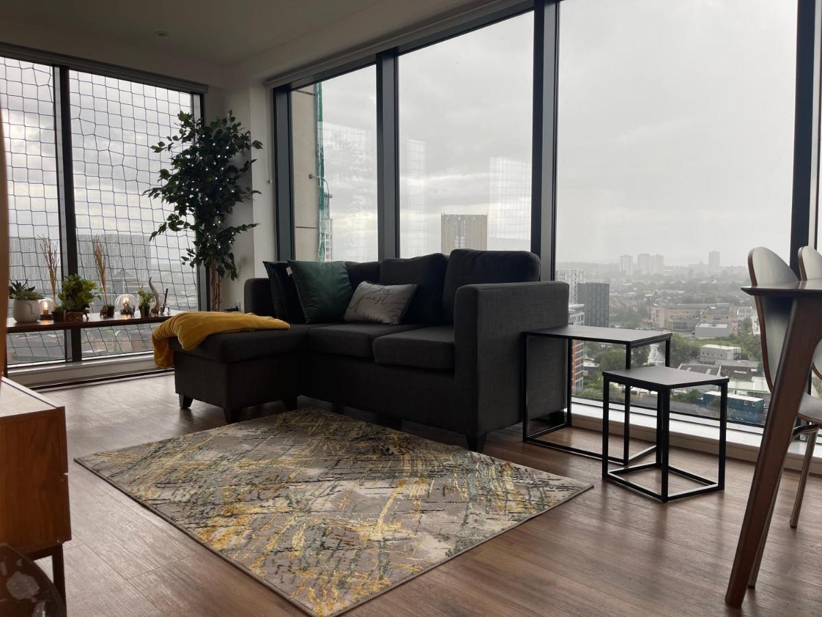 Luxury 2 Bedroom En-Suite Apartment Balcony Views Manchester Eksteriør bilde